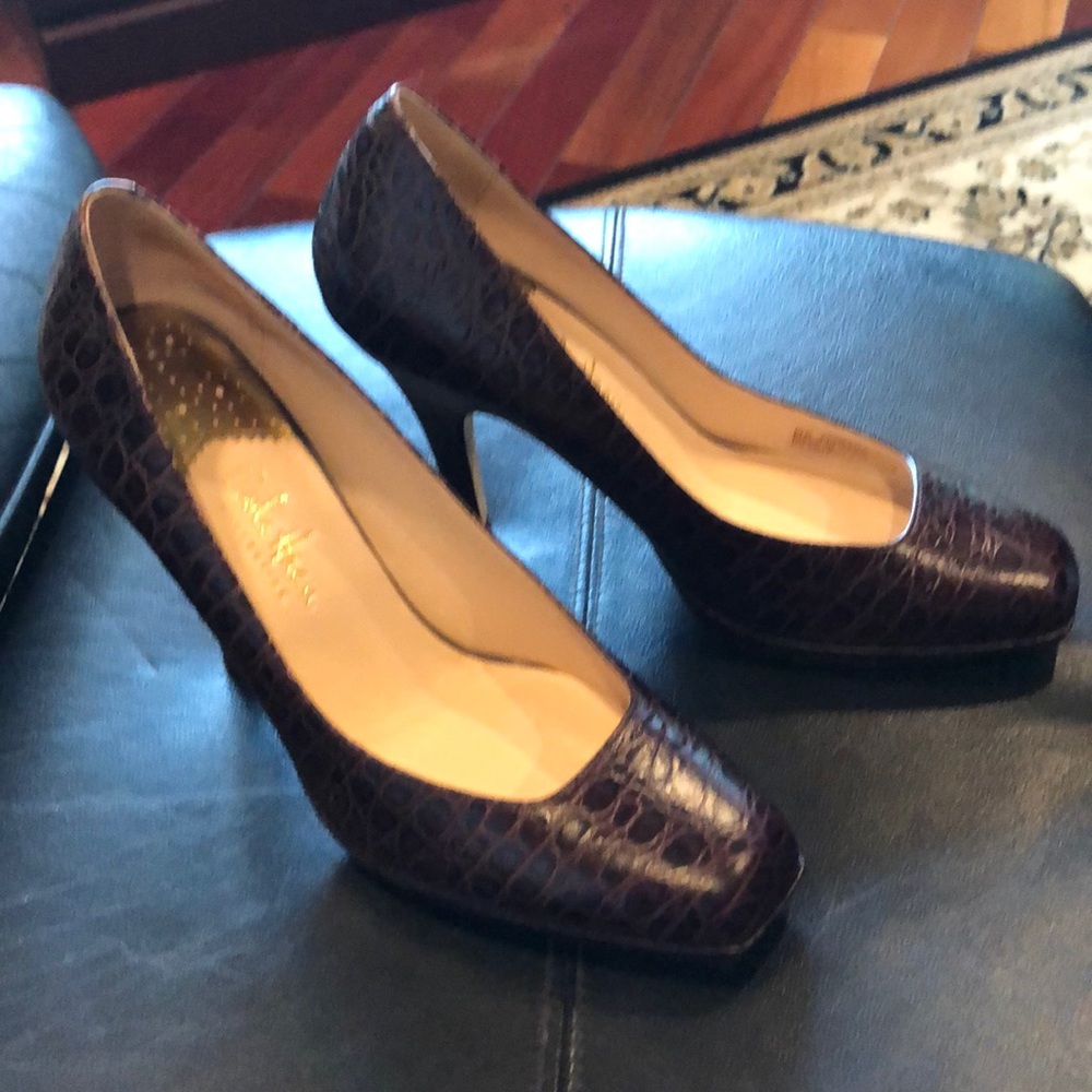 Pumps - Picture 3 of 3